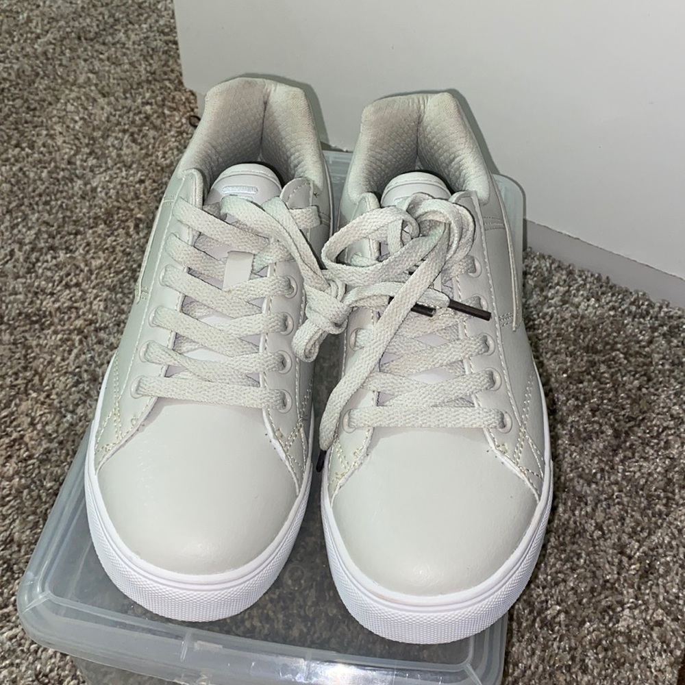 Kids, womens Fila shoes